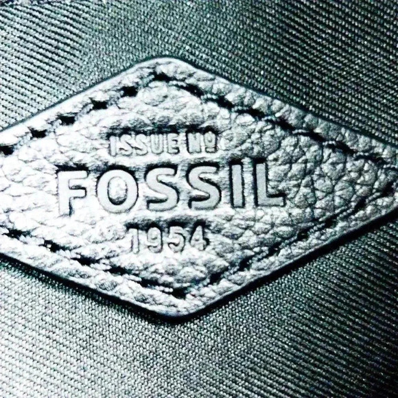 Fossil Women's Black Leather Crossbody Bag Medium Gold Hardware - Picture 6 of 8